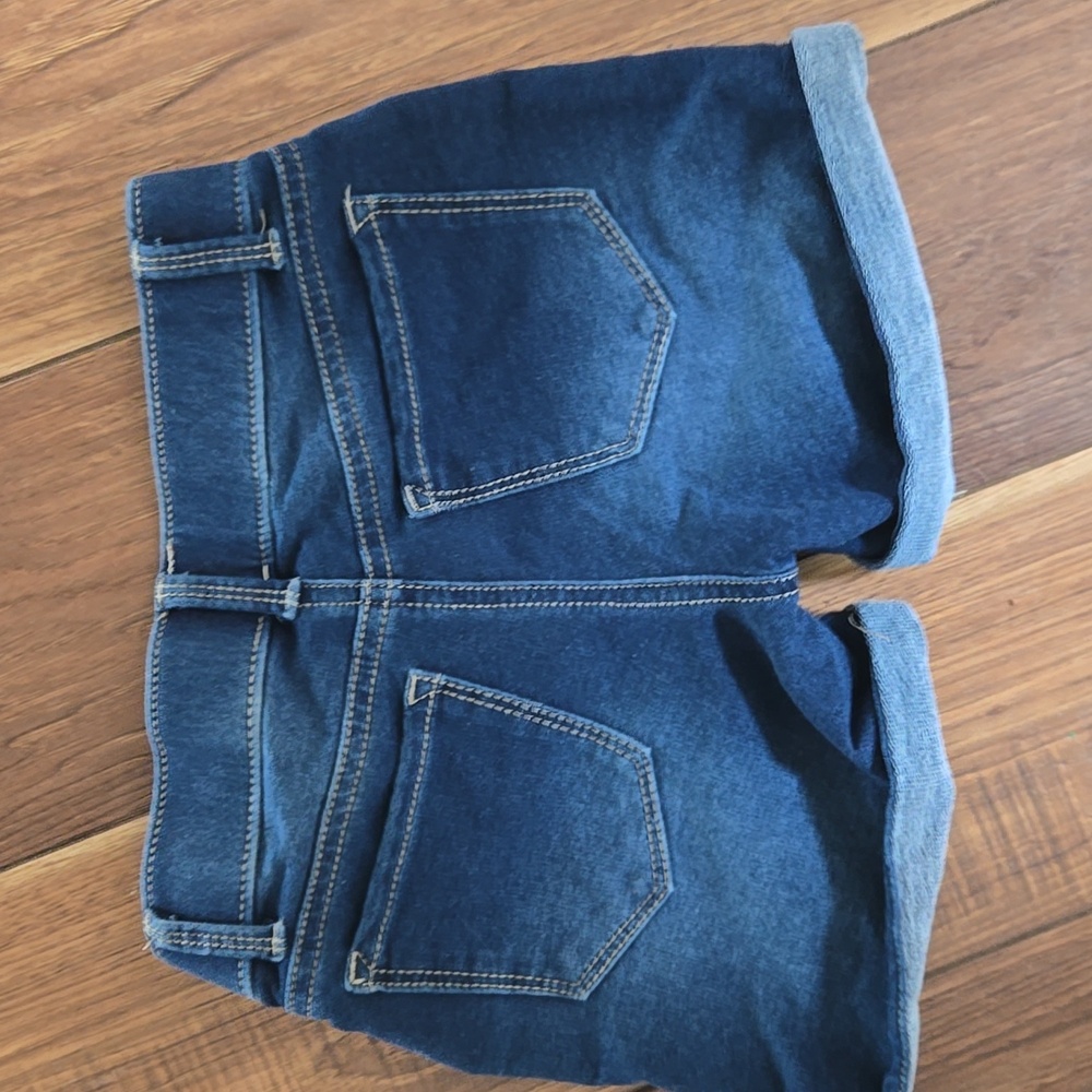 Girls Shorts - Picture 2 of 3